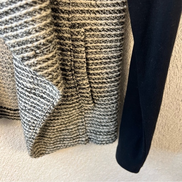 Halogen Long Sleeve Striped Woven Women’s Waterfall Cardigan Size Medium - Picture 2 of 5